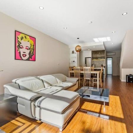 Sleek Modern Pad Next To Spark Arena Free Parking 奥克兰 外观 照片