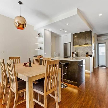 Sleek Modern Pad Next To Spark Arena Free Parking 奥克兰 外观 照片
