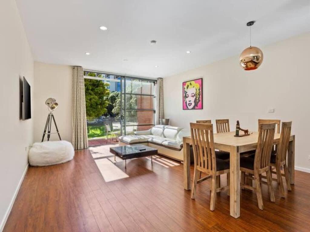 Sleek Modern Pad Next To Spark Arena Free Parking 奥克兰 外观 照片